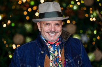 Joe Pantoliano as Gary